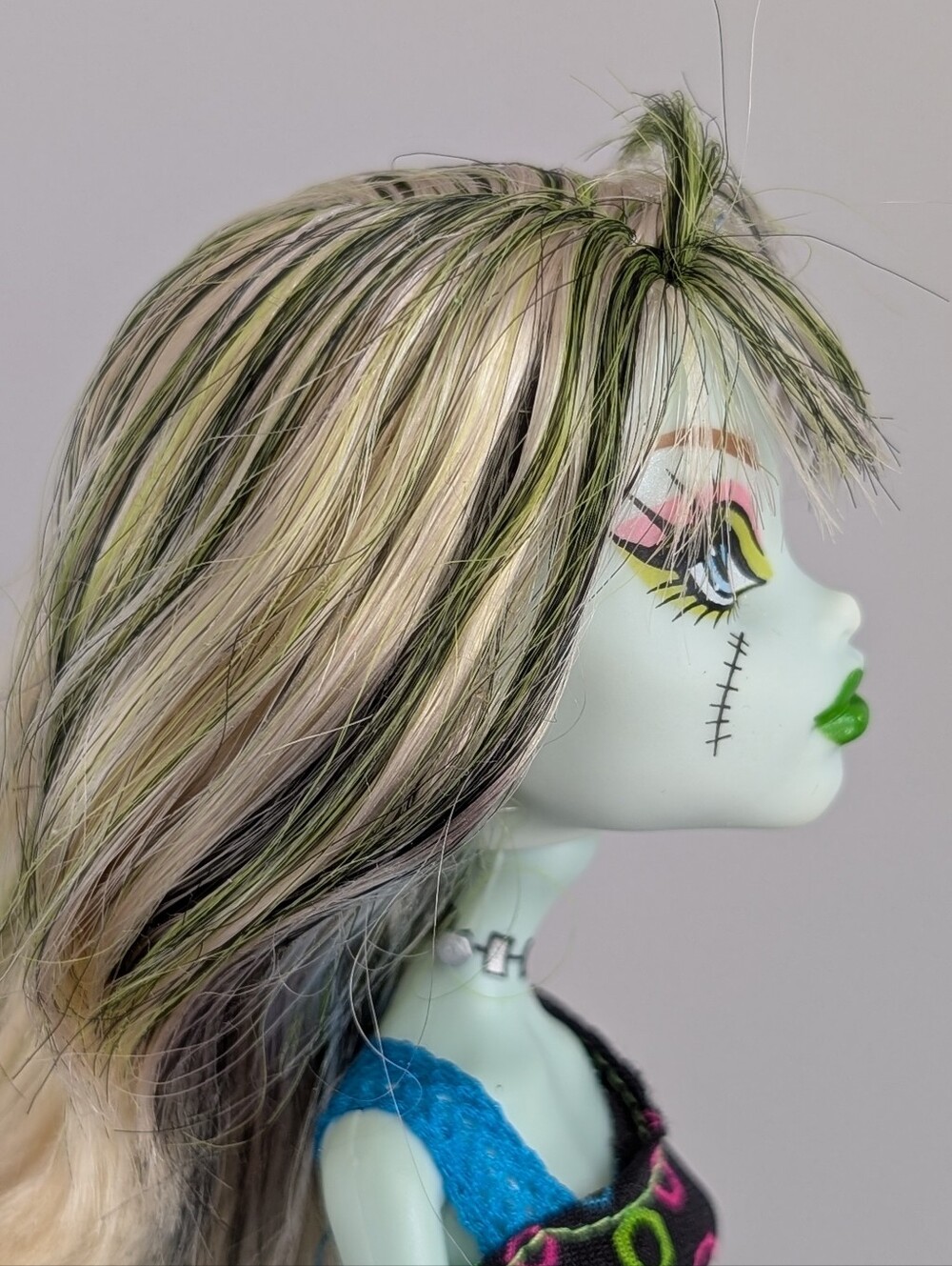 Monster High Skulltimate Roller Maze Frankie Stein Doll - Picture 5 of 10
